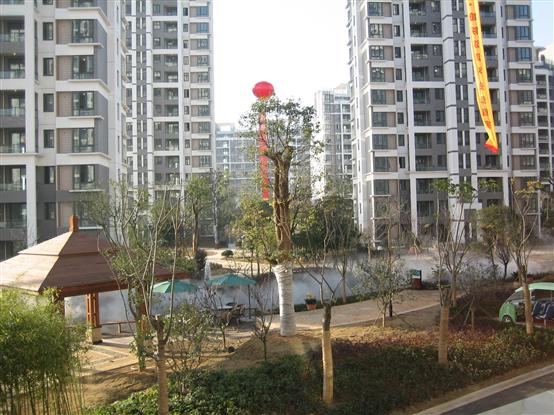 金成地产开发的庭院深深大型高尚住宅小区