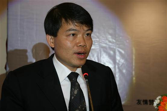 老总主持_鸿星尔克老总图片