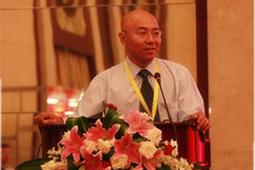 朱江受《中国物业管理》杂志社委托主持了《劳动合同法》研讨会